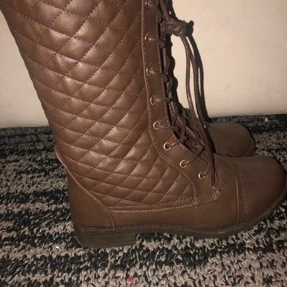 Chocolate brown boots - Picture 2 of 5